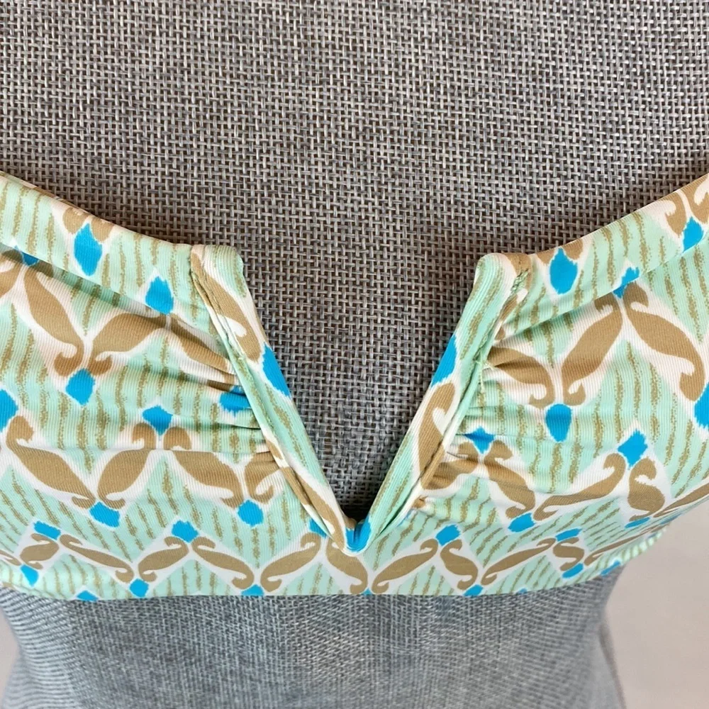 Frankie’s Bikinis Printed Crochet Back Bikini Top Size Large